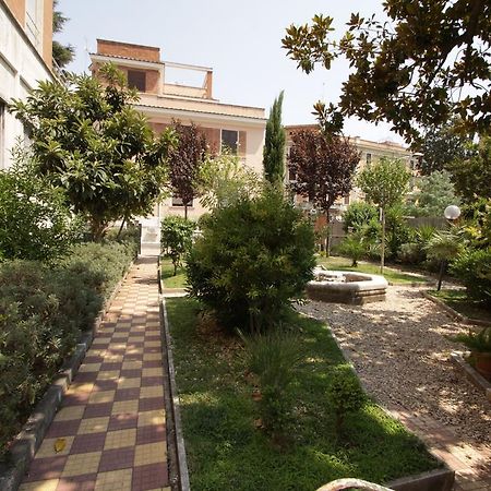 Отель Casa Per Ferie Margherita Diomira Рим Экстерьер фото
